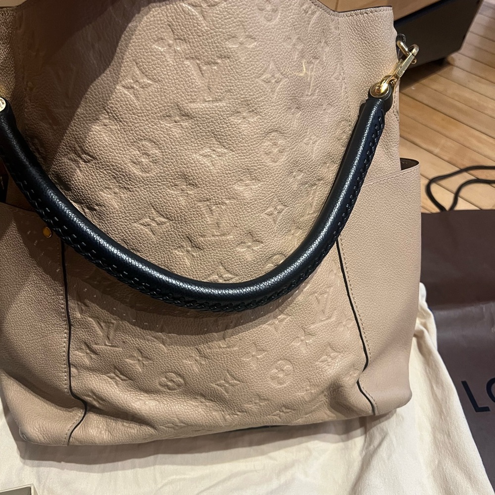 🥳SALE 🥳LIKE NEW AUTHENTIC LOUIS VUITTON CROSSBODY/TOP HANDLE BAG💕🥰❤️ - Picture 5 of 16